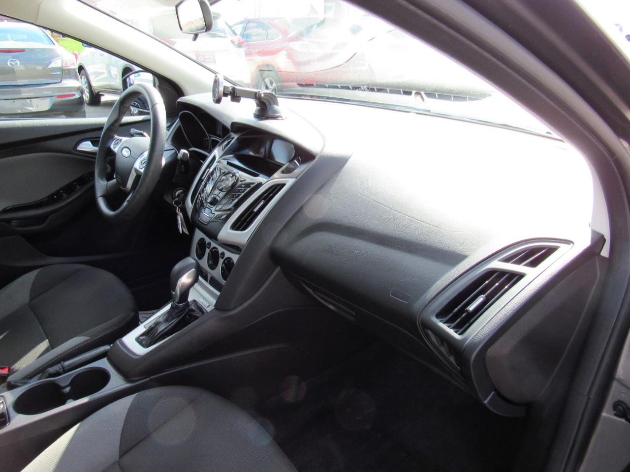 Ford Focus 4dr Sdn SE 2014