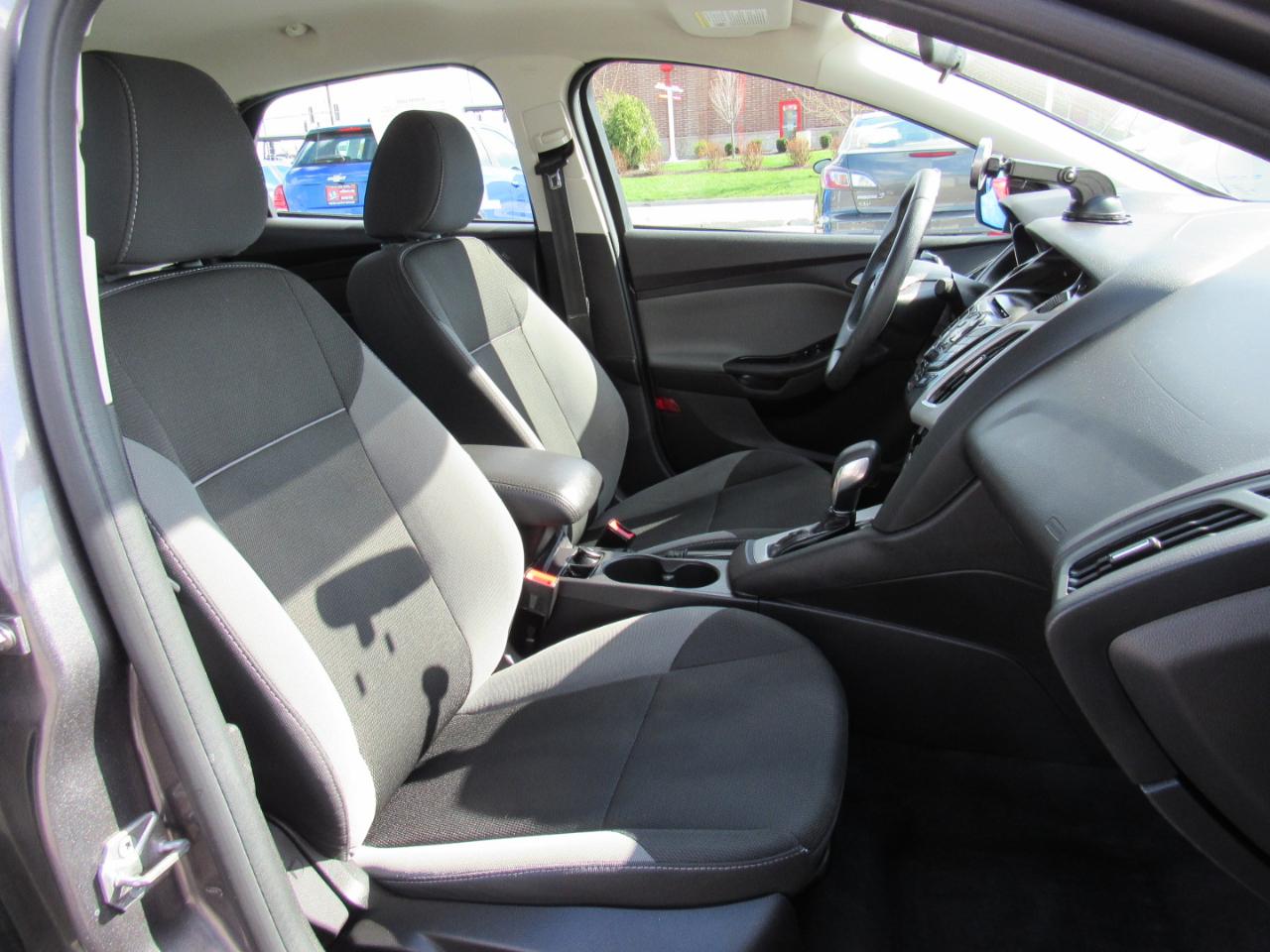 Ford Focus 4dr Sdn SE 2014