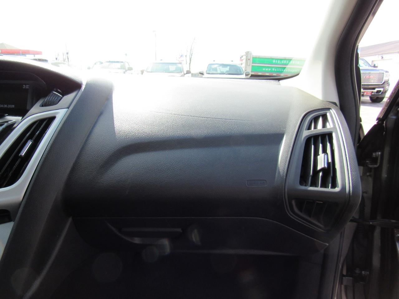 Ford Focus 4dr Sdn SE 2014