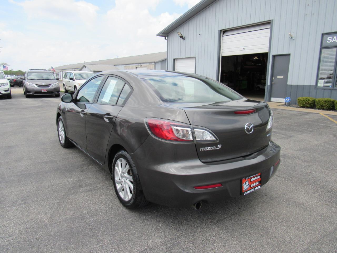 Mazda MAZDA3 4dr Sdn Auto i Touring 2012