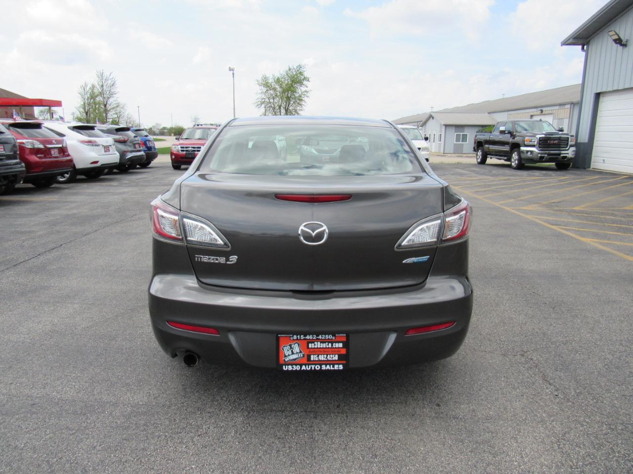 Mazda MAZDA3 4dr Sdn Auto i Touring 2012