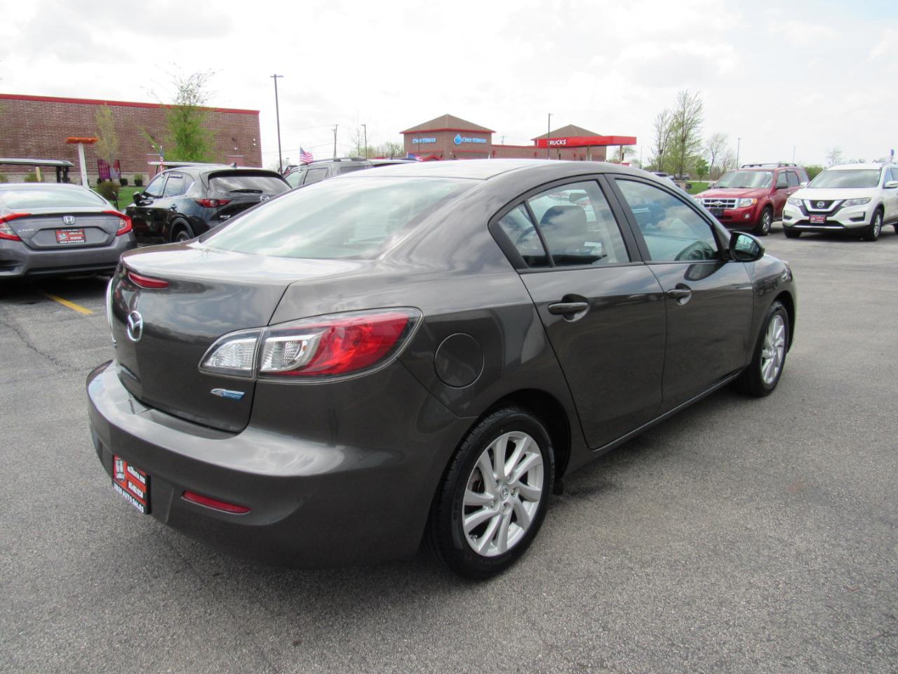 Mazda MAZDA3 4dr Sdn Auto i Touring 2012
