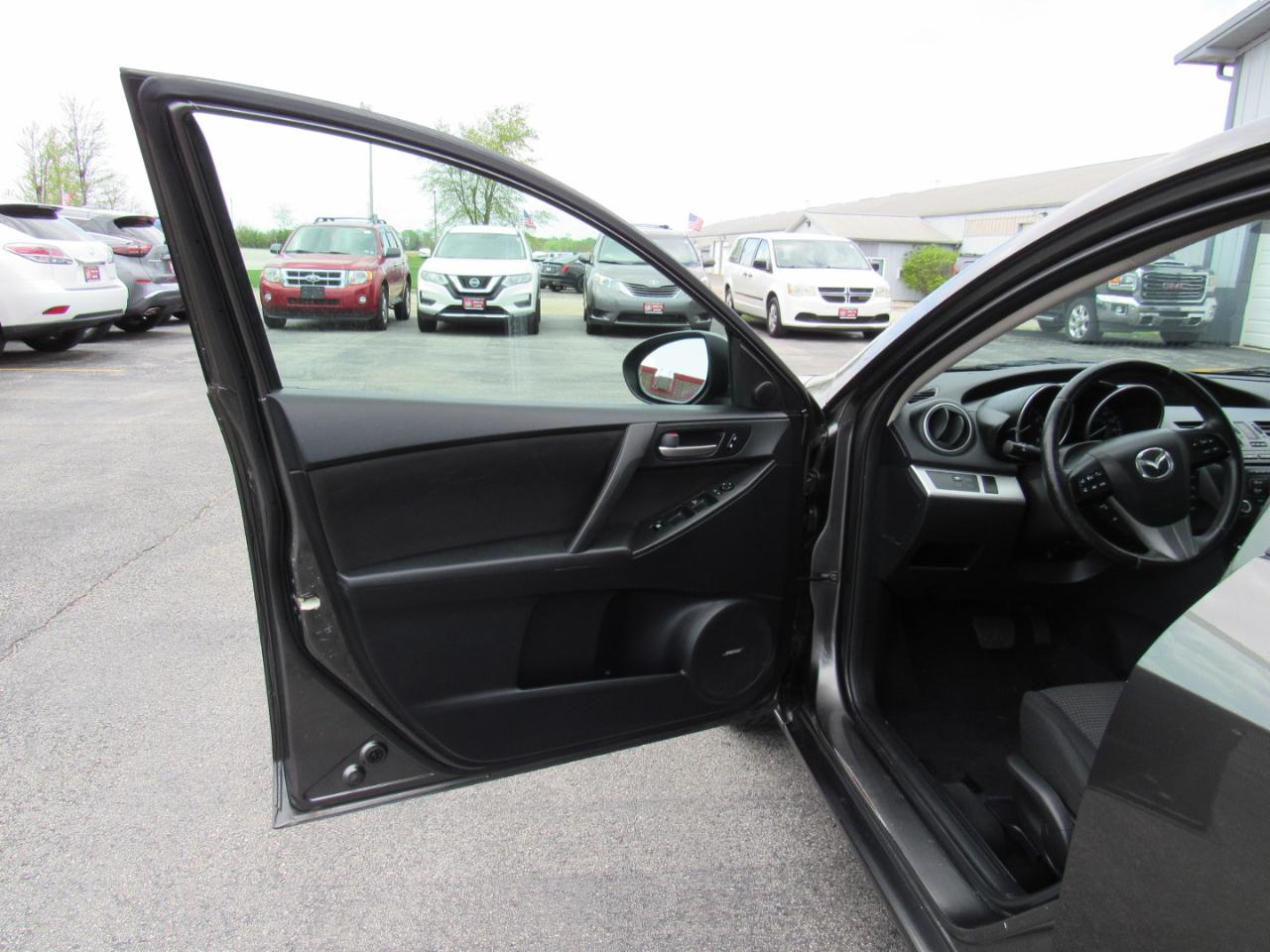 Mazda MAZDA3 4dr Sdn Auto i Touring 2012