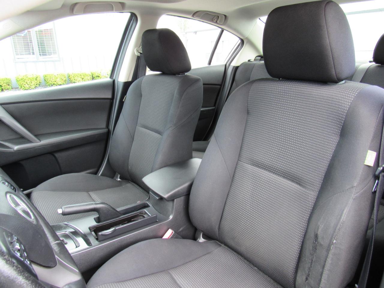 Mazda MAZDA3 4dr Sdn Auto i Touring 2012