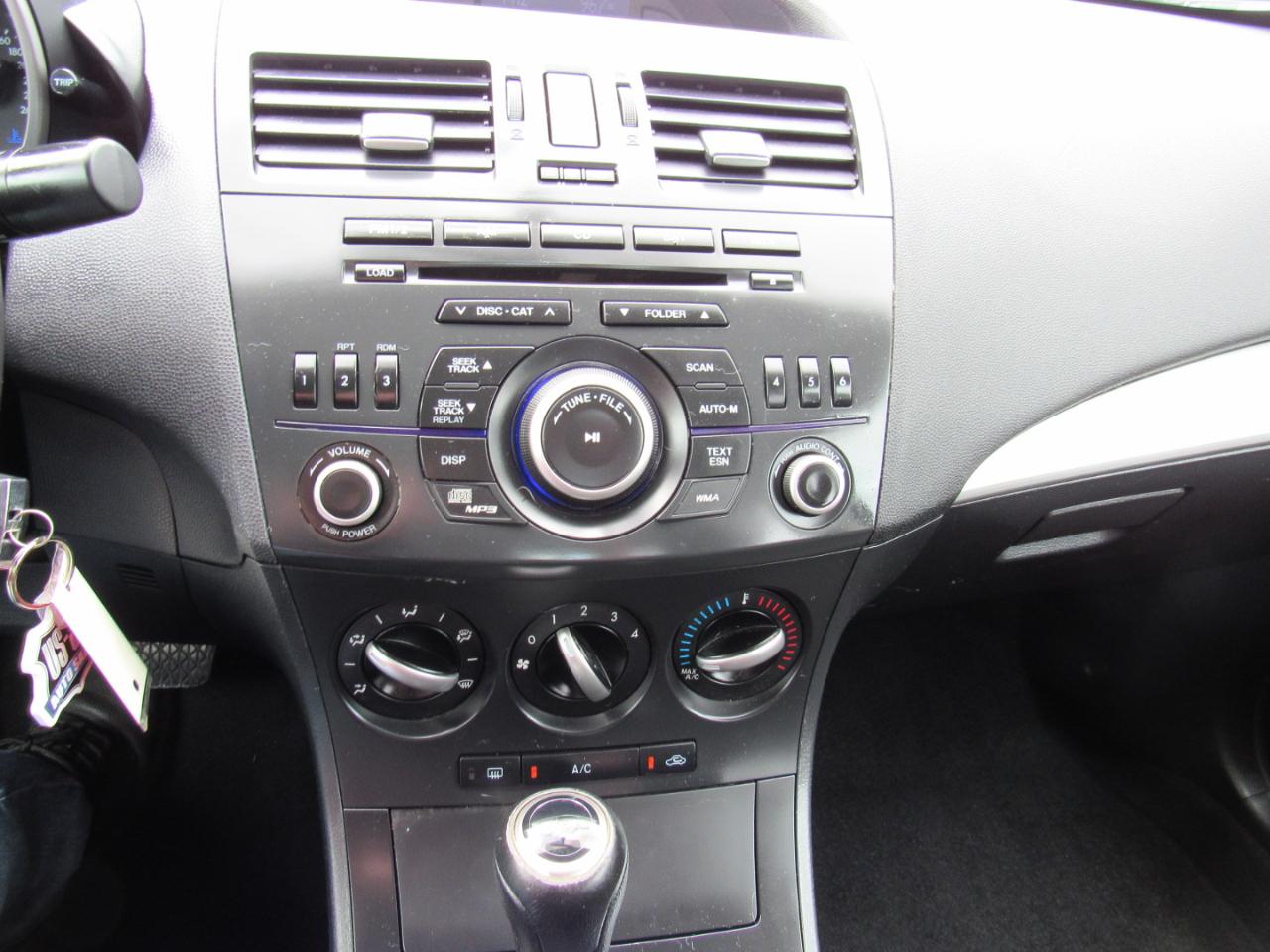 Mazda MAZDA3 4dr Sdn Auto i Touring 2012