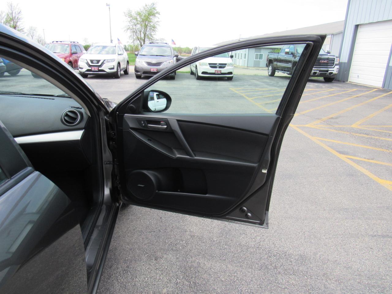 Mazda MAZDA3 4dr Sdn Auto i Touring 2012