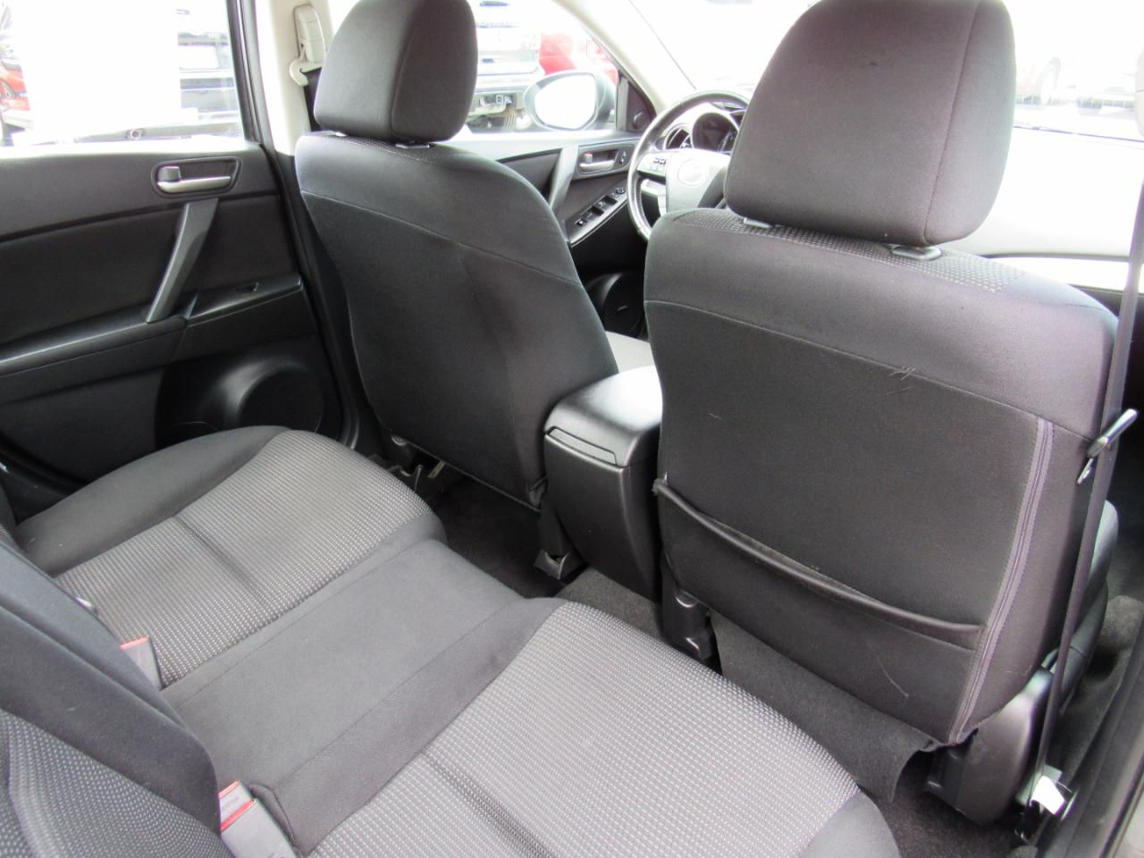 Mazda MAZDA3 4dr Sdn Auto i Touring 2012