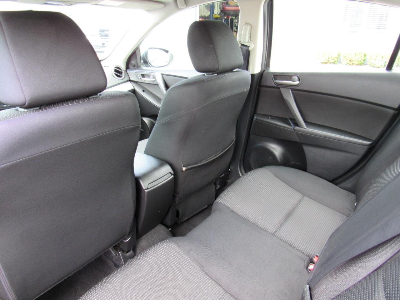 Mazda MAZDA3 4dr Sdn Auto i Touring 2012