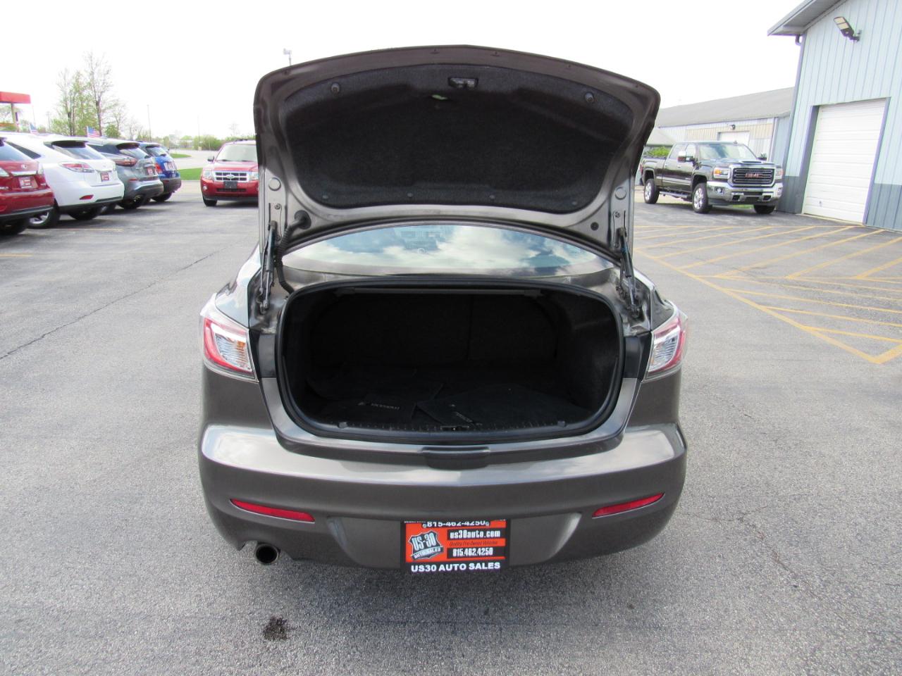 Mazda MAZDA3 4dr Sdn Auto i Touring 2012