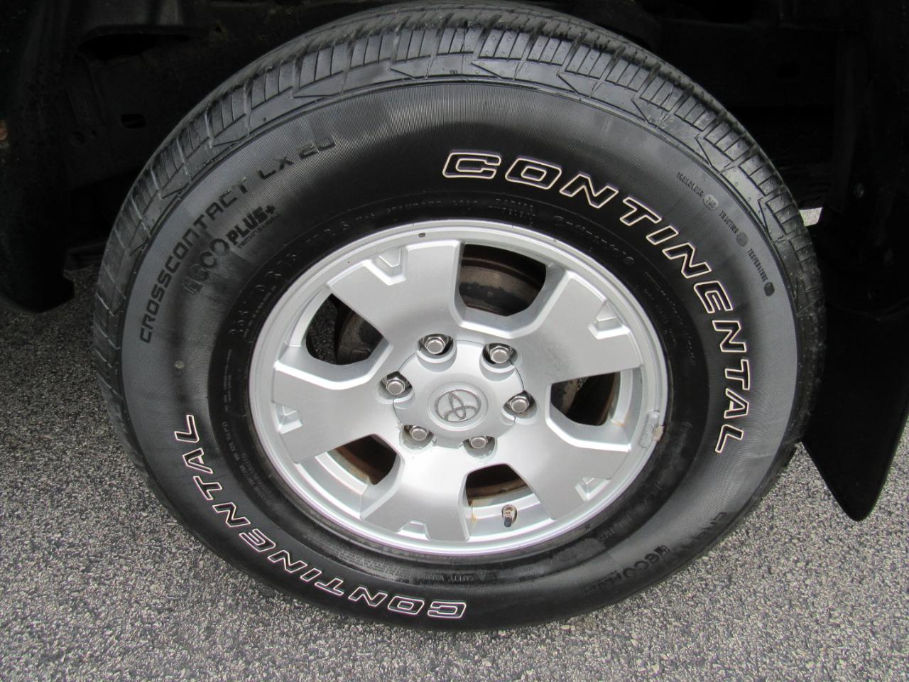 Toyota Tacoma 4WD Double V6 AT (Natl) 2010