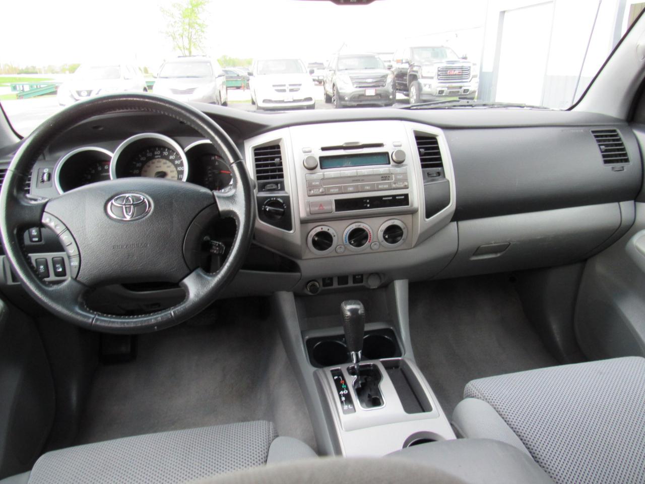 Toyota Tacoma 4WD Double V6 AT (Natl) 2010