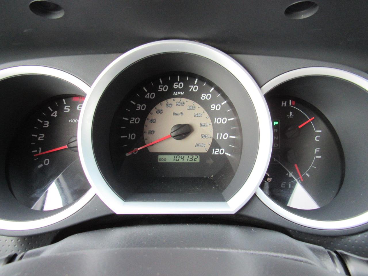 Toyota Tacoma 4WD Double V6 AT (Natl) 2010