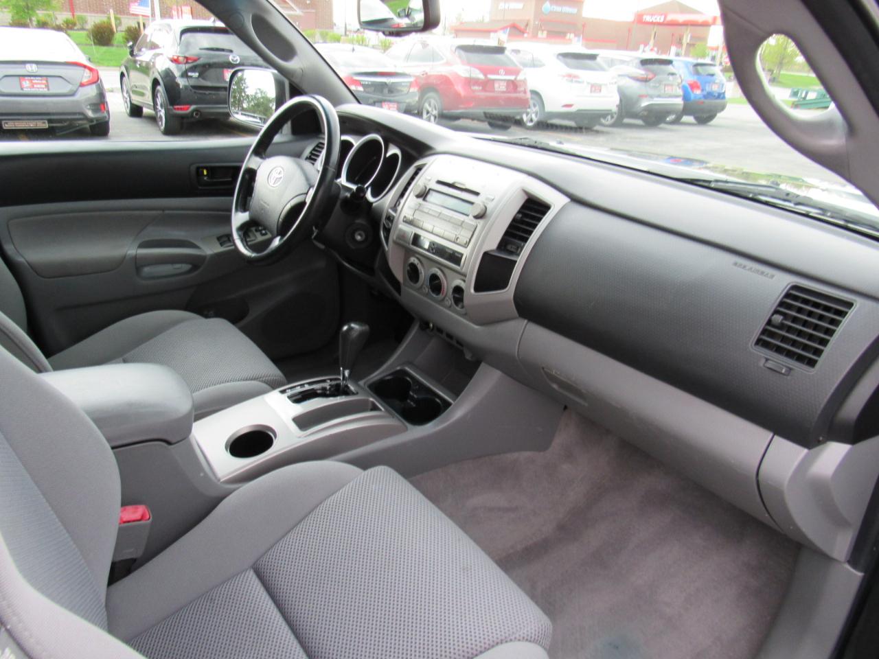 Toyota Tacoma 4WD Double V6 AT (Natl) 2010