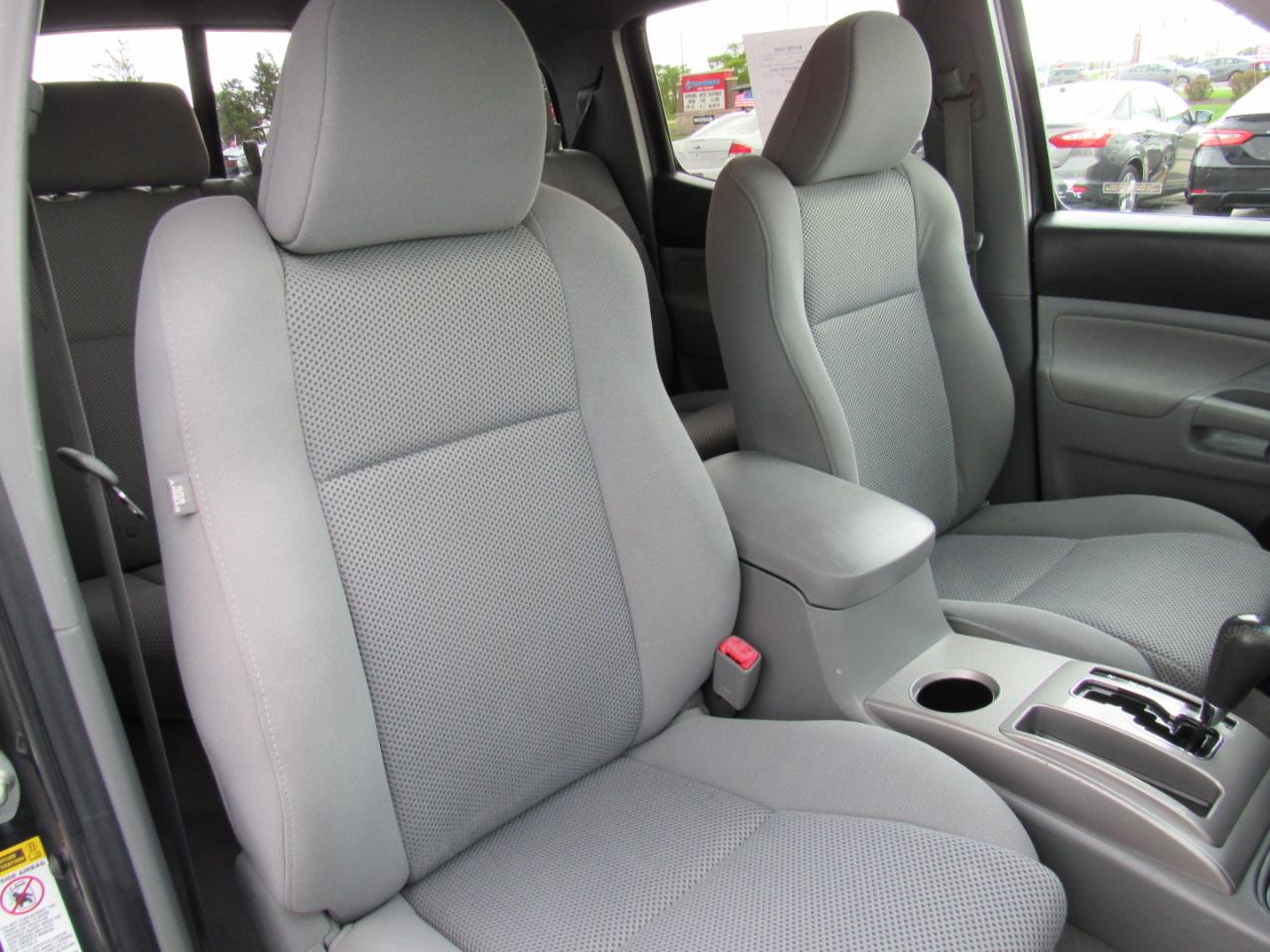 Toyota Tacoma 4WD Double V6 AT (Natl) 2010