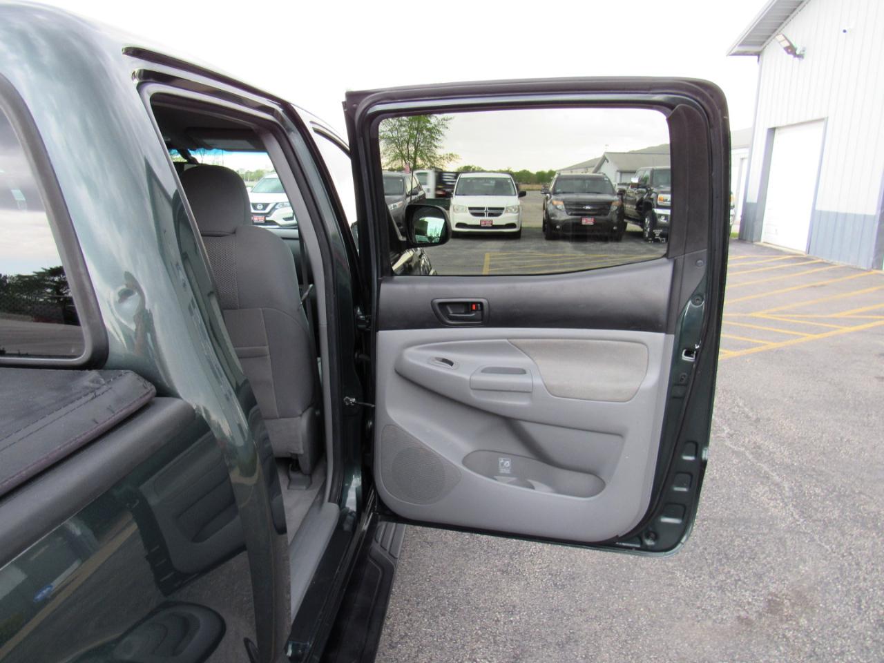 Toyota Tacoma 4WD Double V6 AT (Natl) 2010