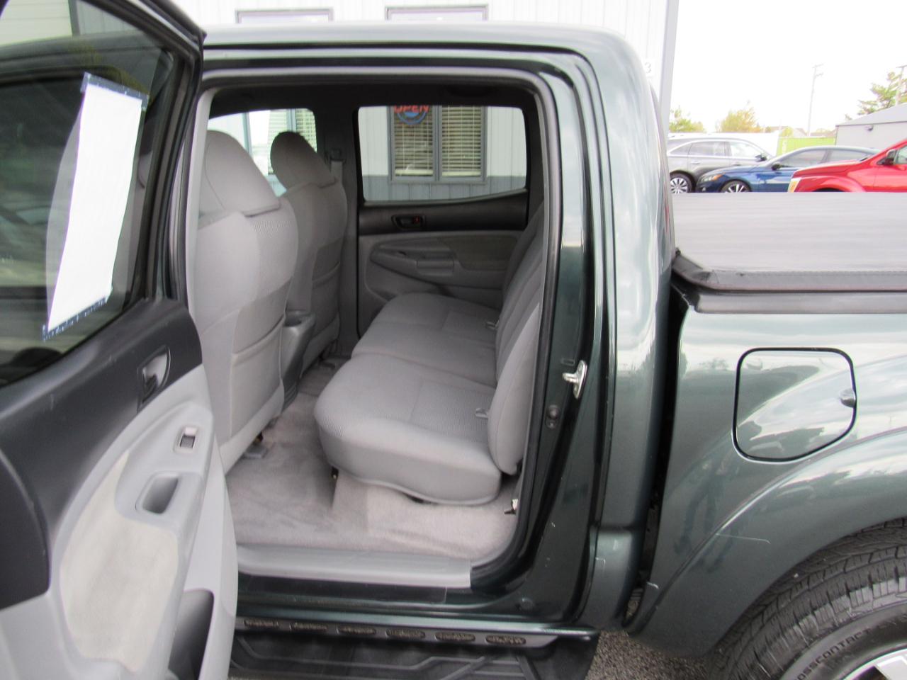 Toyota Tacoma 4WD Double V6 AT (Natl) 2010