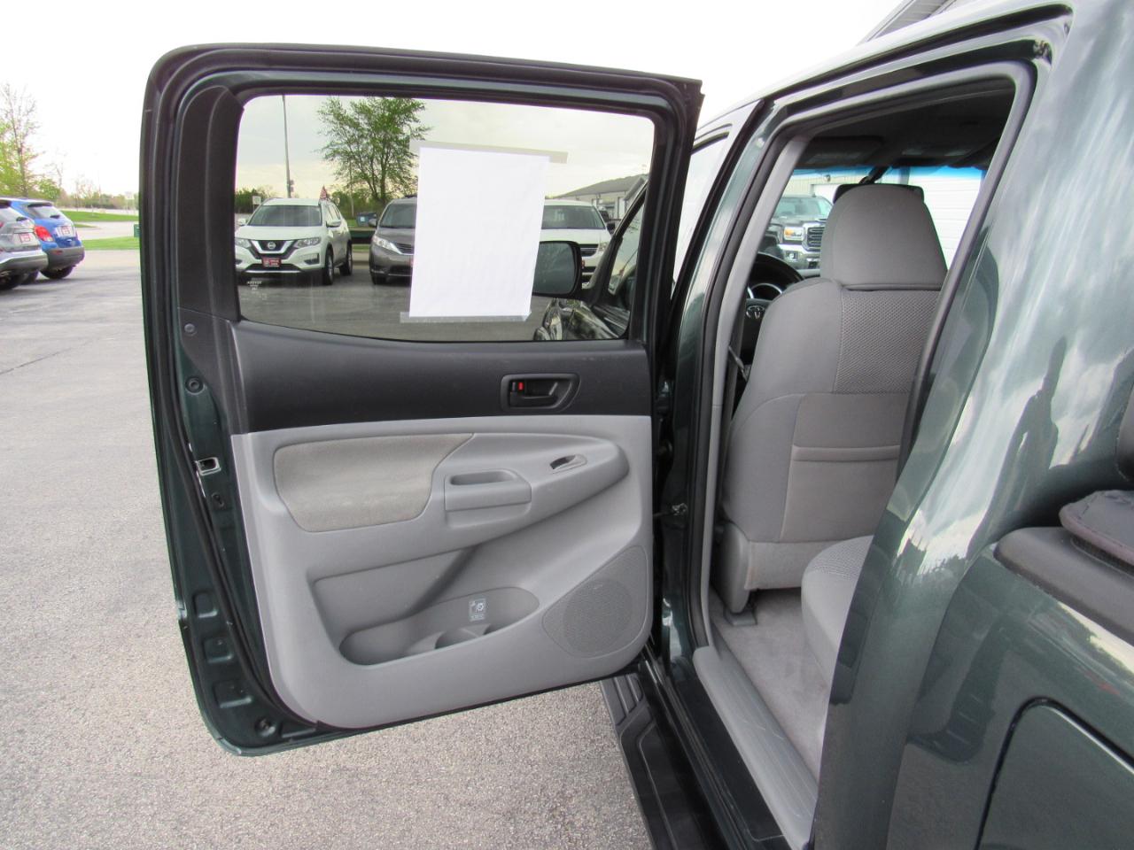 Toyota Tacoma 4WD Double V6 AT (Natl) 2010