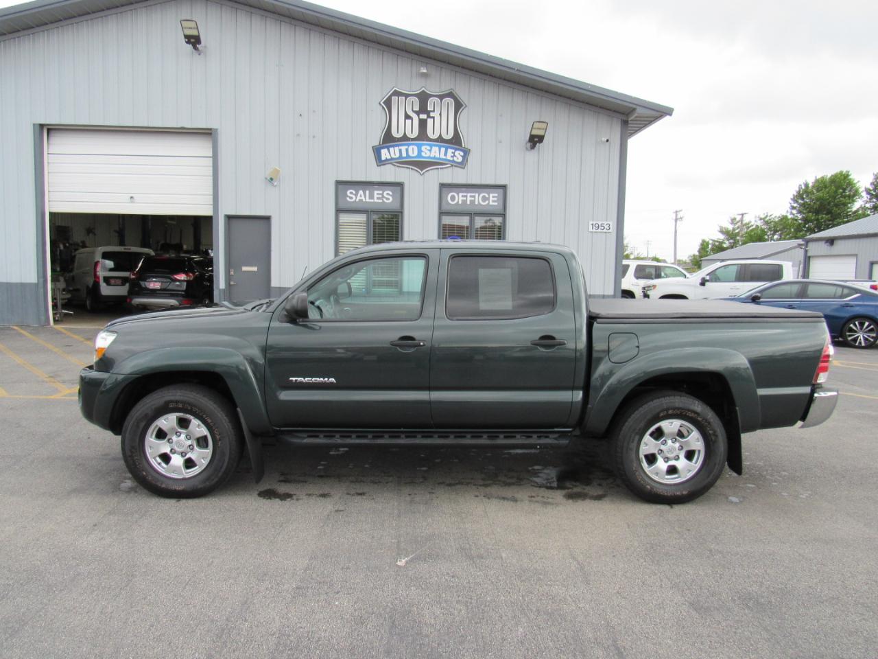 View vehicle photo 3