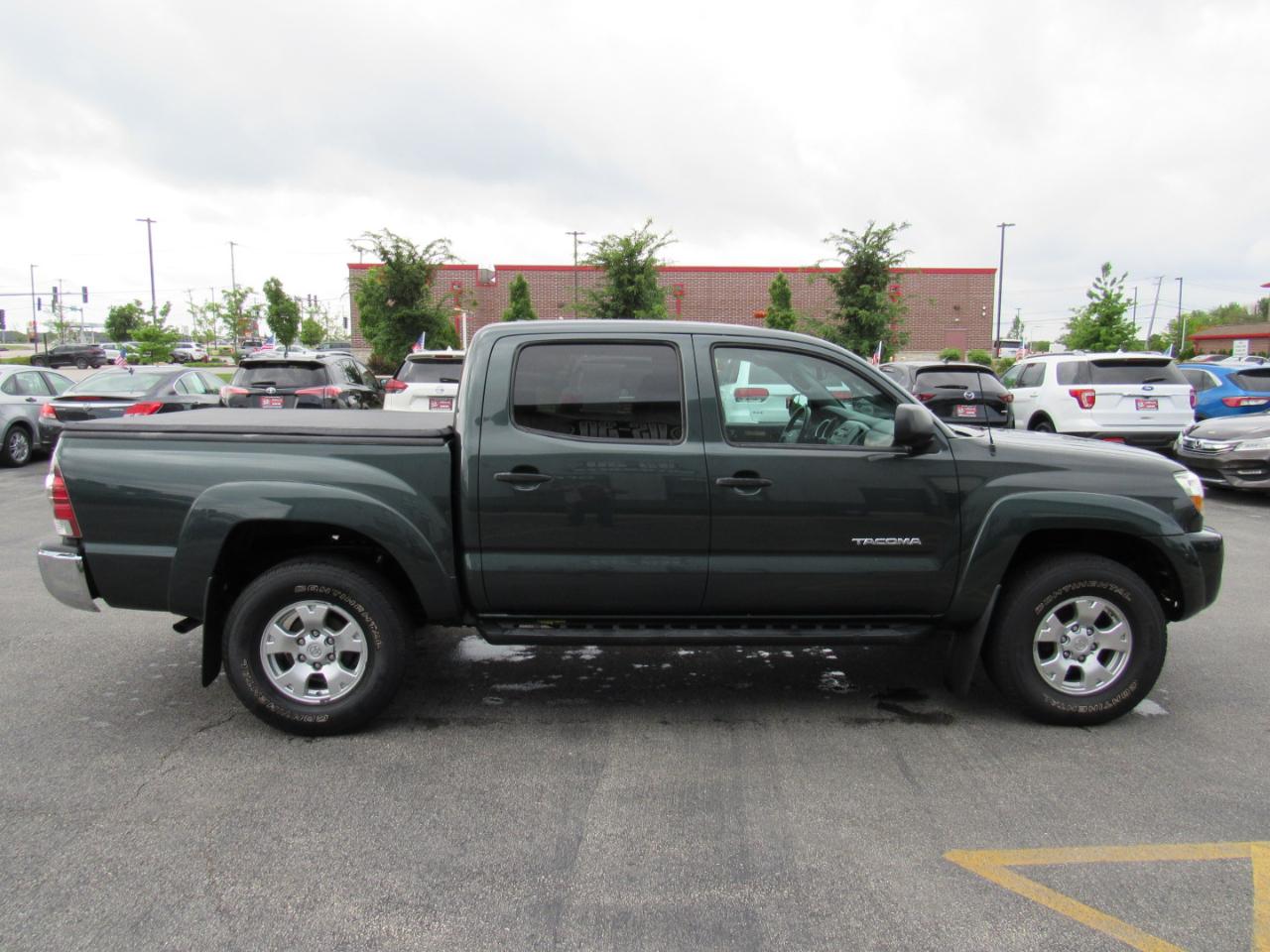 View vehicle photo 7
