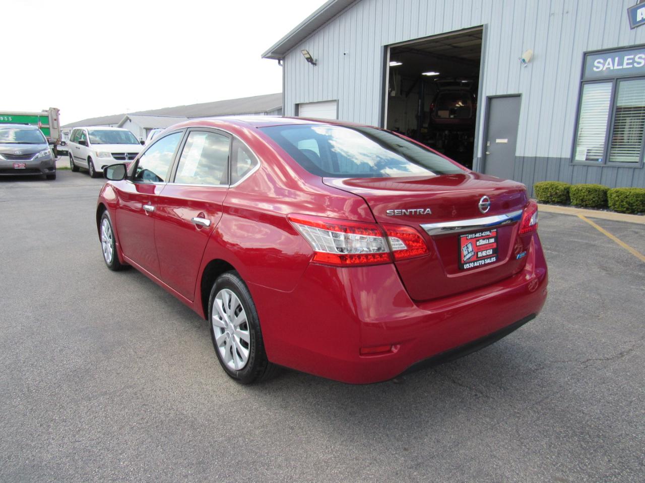 Nissan Sentra 4dr Sdn I4 CVT S 2013