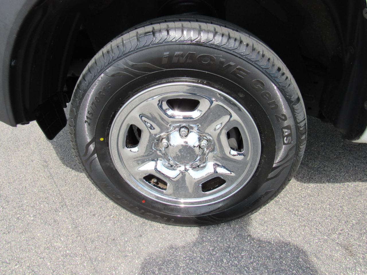 Toyota Tacoma 2WD Reg Cab I4 MT (Natl) 2013