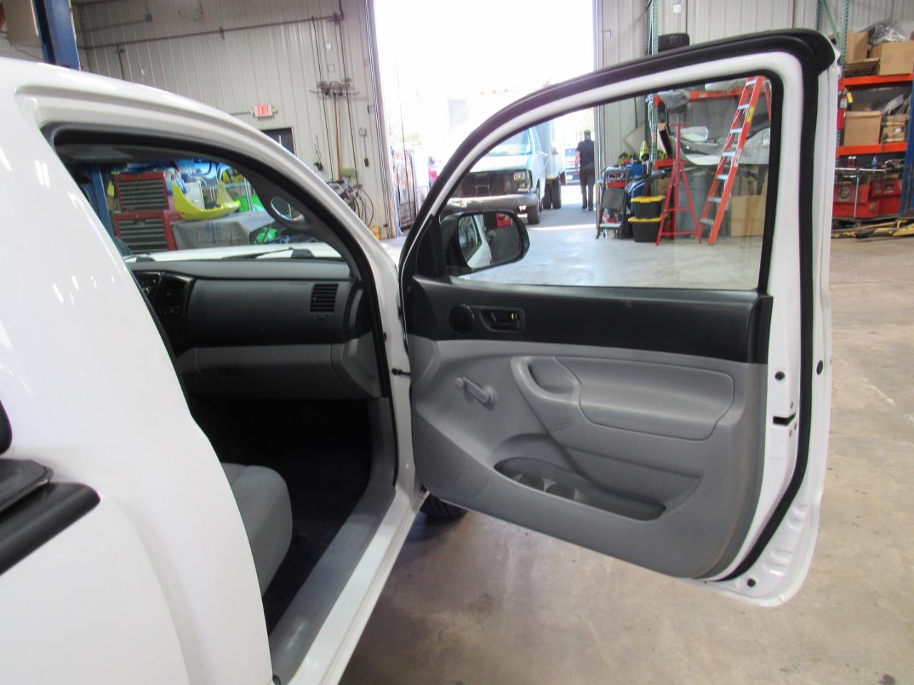 Toyota Tacoma 2WD Reg Cab I4 MT (Natl) 2013