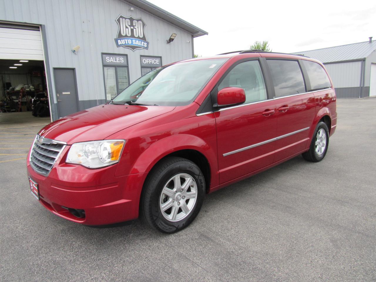 Chrysler Town & Country 4dr Wgn Touring 2010