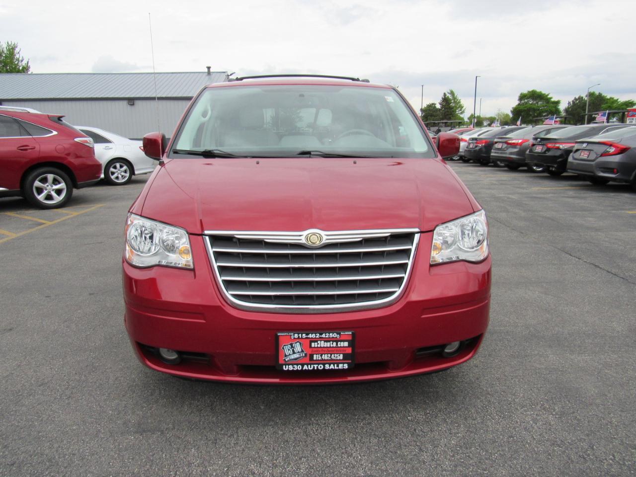 Chrysler Town & Country 4dr Wgn Touring 2010