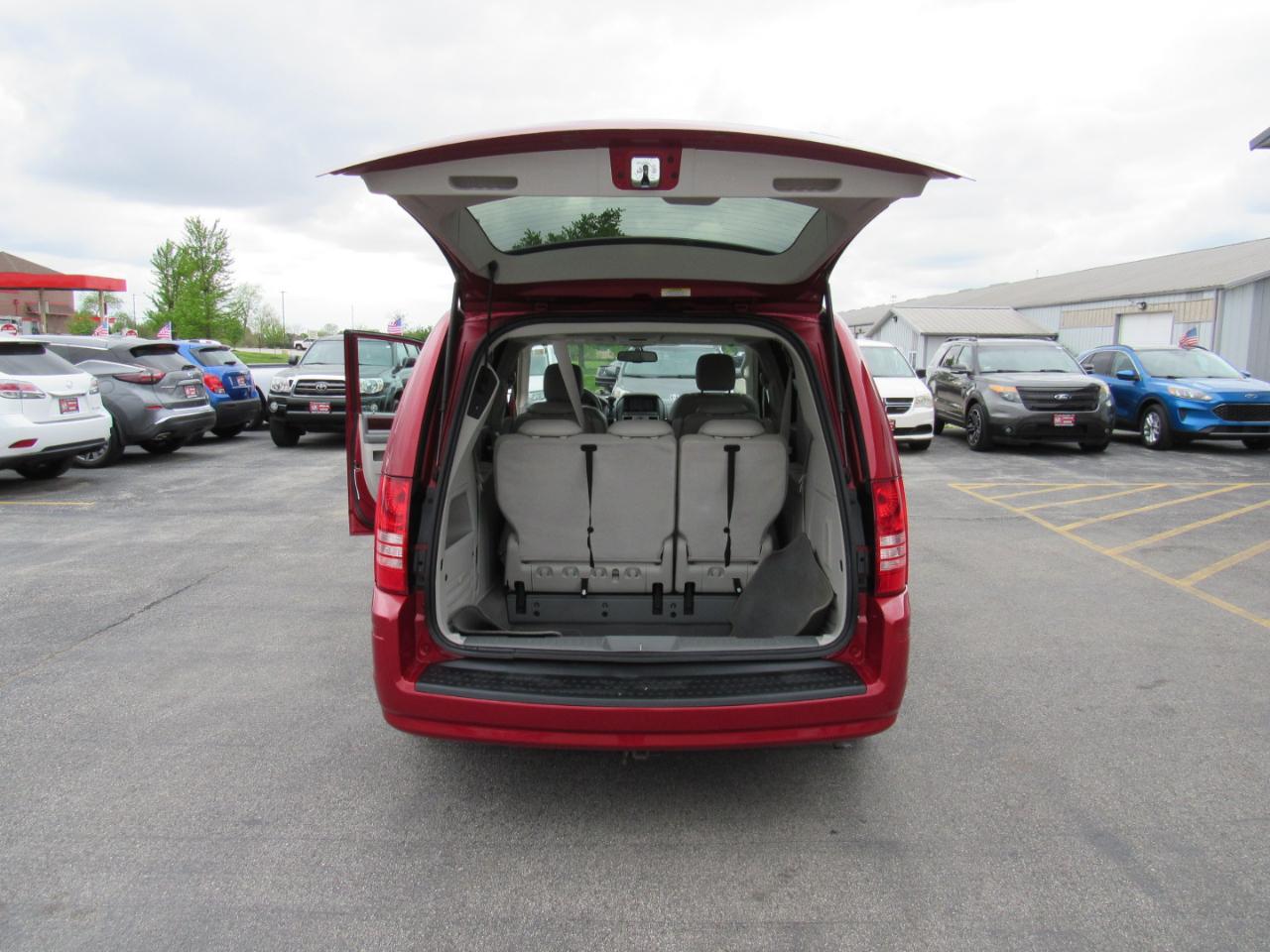 Chrysler Town & Country 4dr Wgn Touring 2010