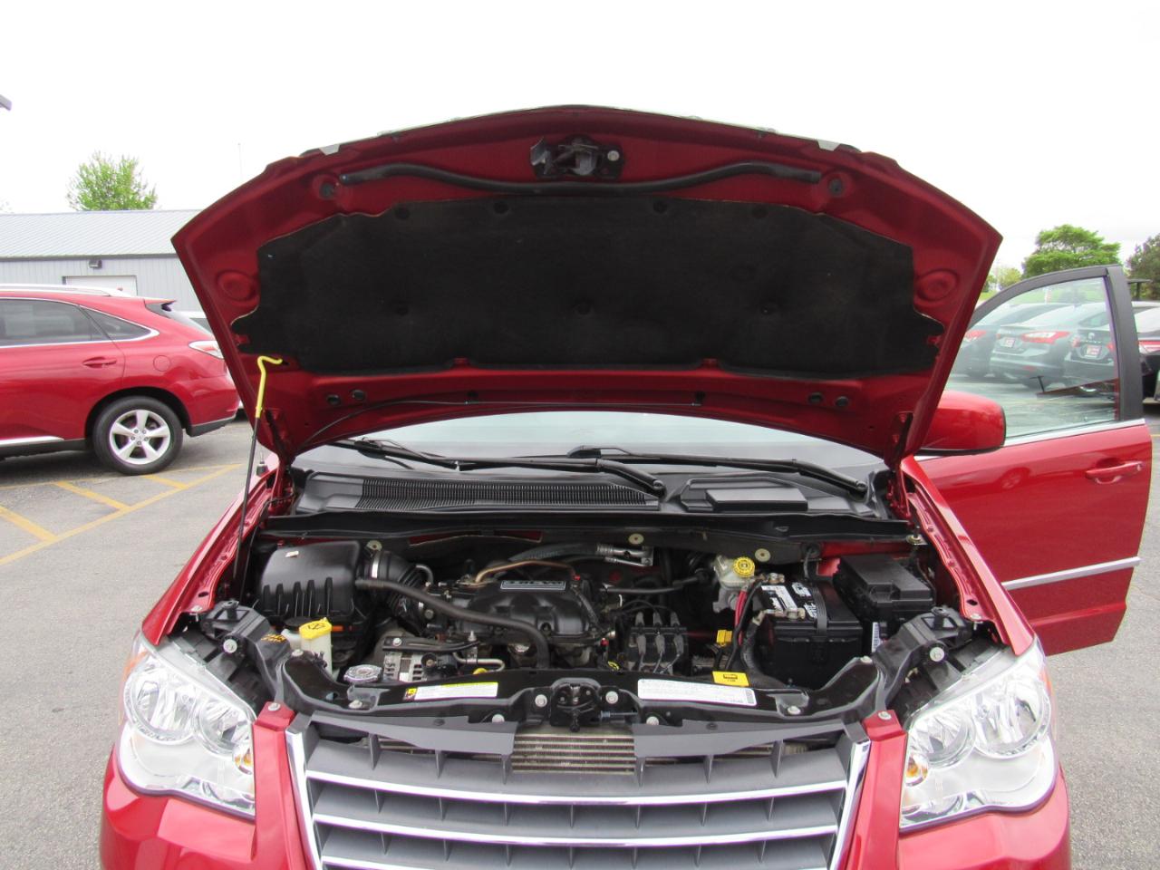 Chrysler Town & Country 4dr Wgn Touring 2010