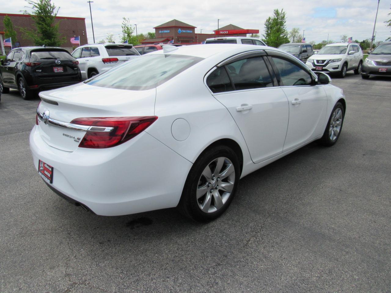 Buick Regal 4dr Sdn Premium II AWD 2016