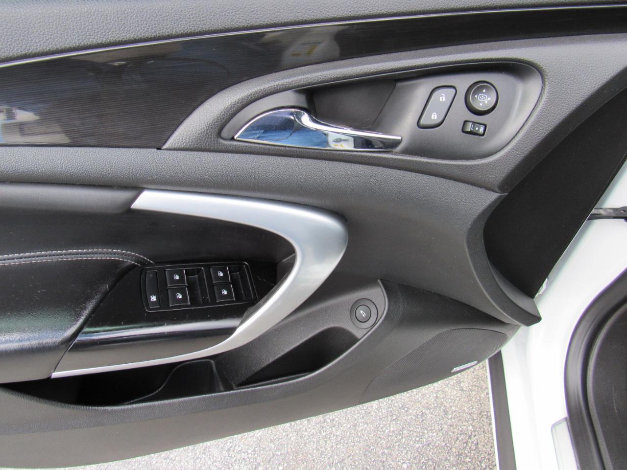 Buick Regal 4dr Sdn Premium II AWD 2016