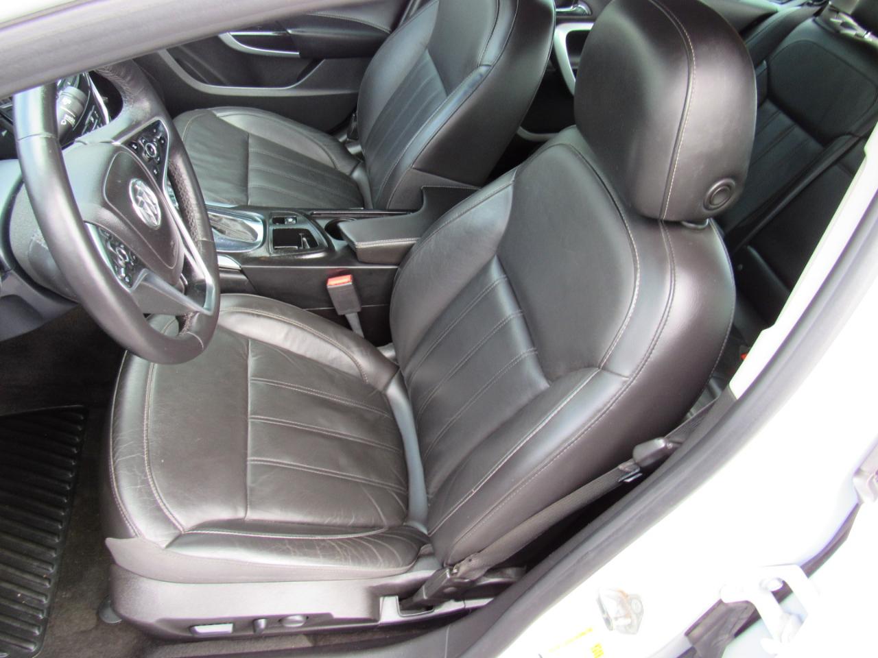 Buick Regal 4dr Sdn Premium II AWD 2016