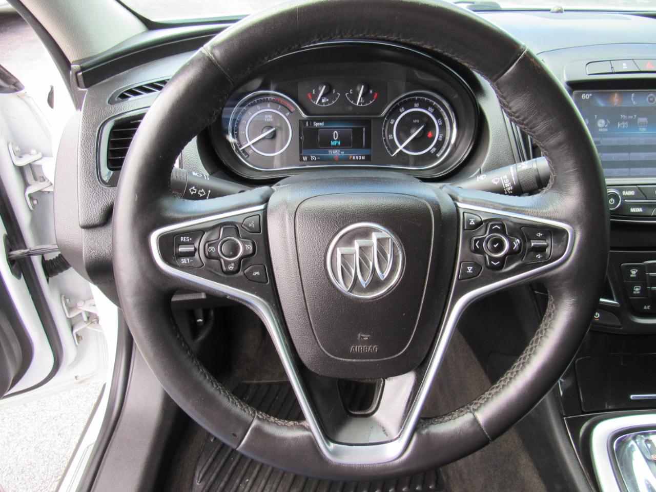 Buick Regal 4dr Sdn Premium II AWD 2016