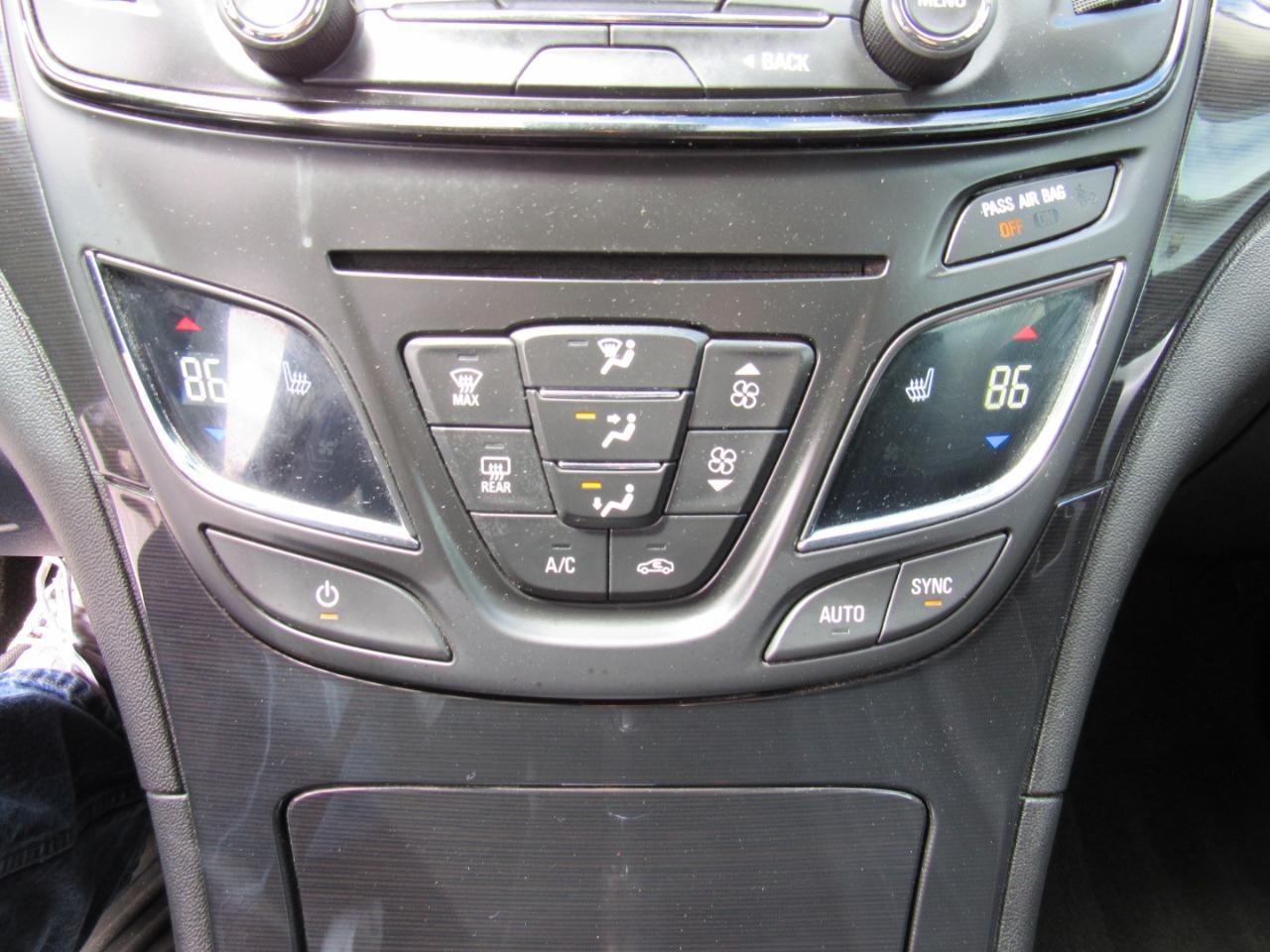 Buick Regal 4dr Sdn Premium II AWD 2016