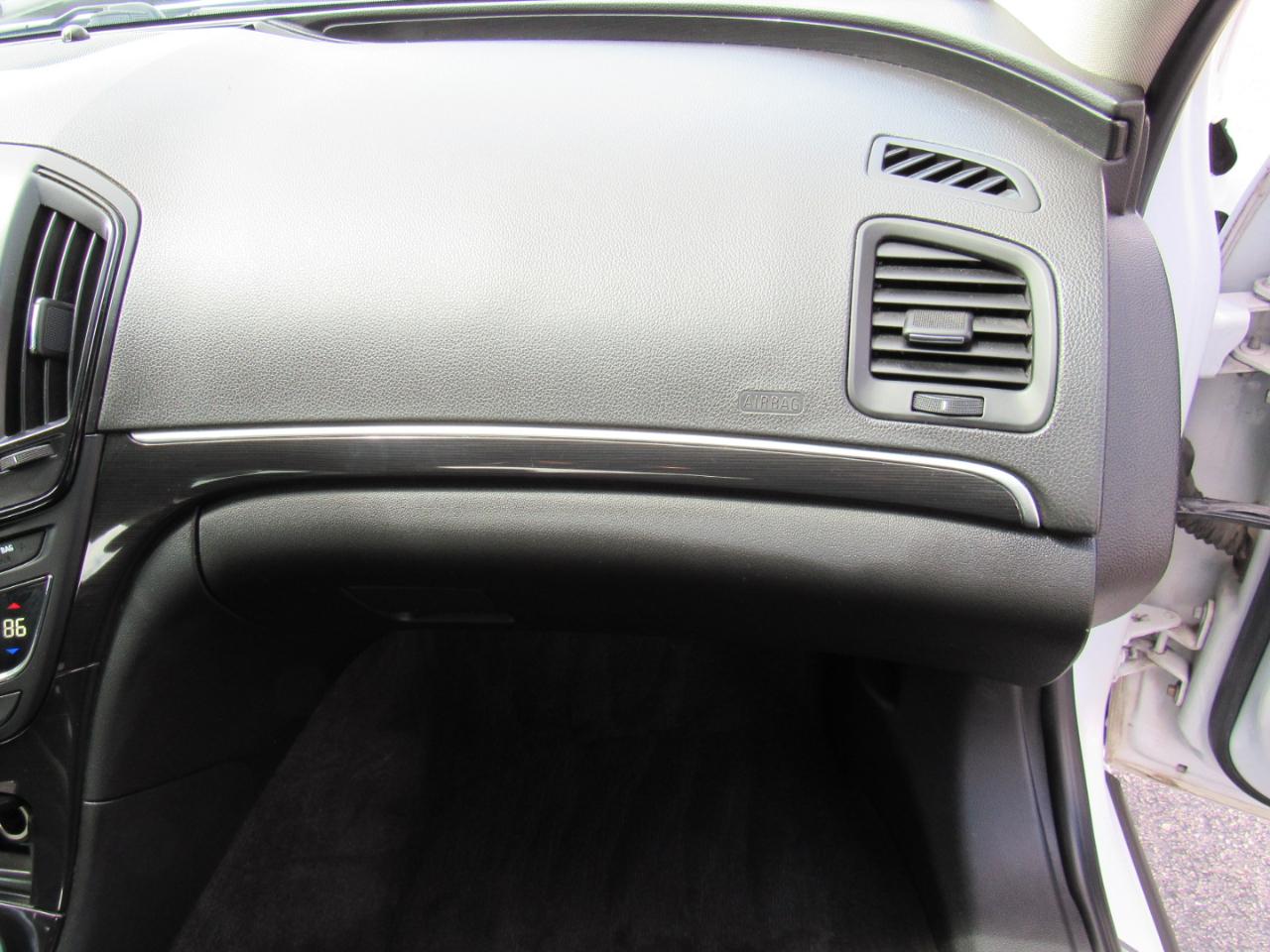 Buick Regal 4dr Sdn Premium II AWD 2016