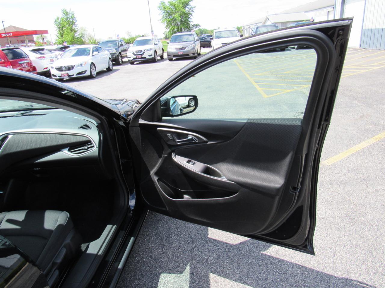 Chevrolet Malibu 4dr Sdn LT 2022