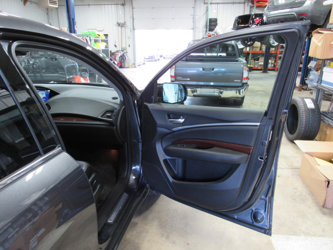 Acura MDX SH-AWD 4dr Tech Pkg 2014