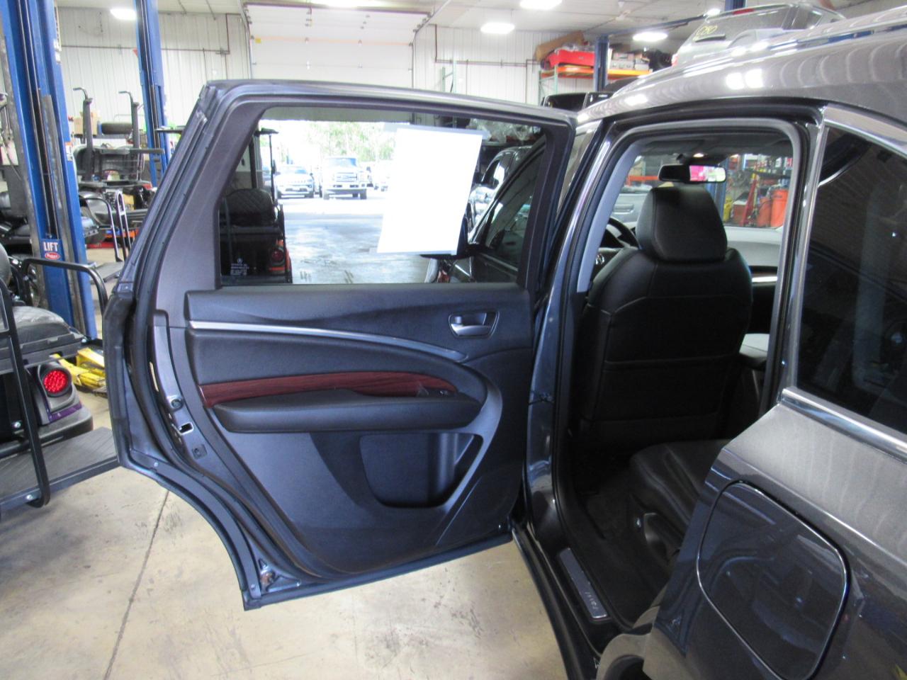 Acura MDX SH-AWD 4dr Tech Pkg 2014