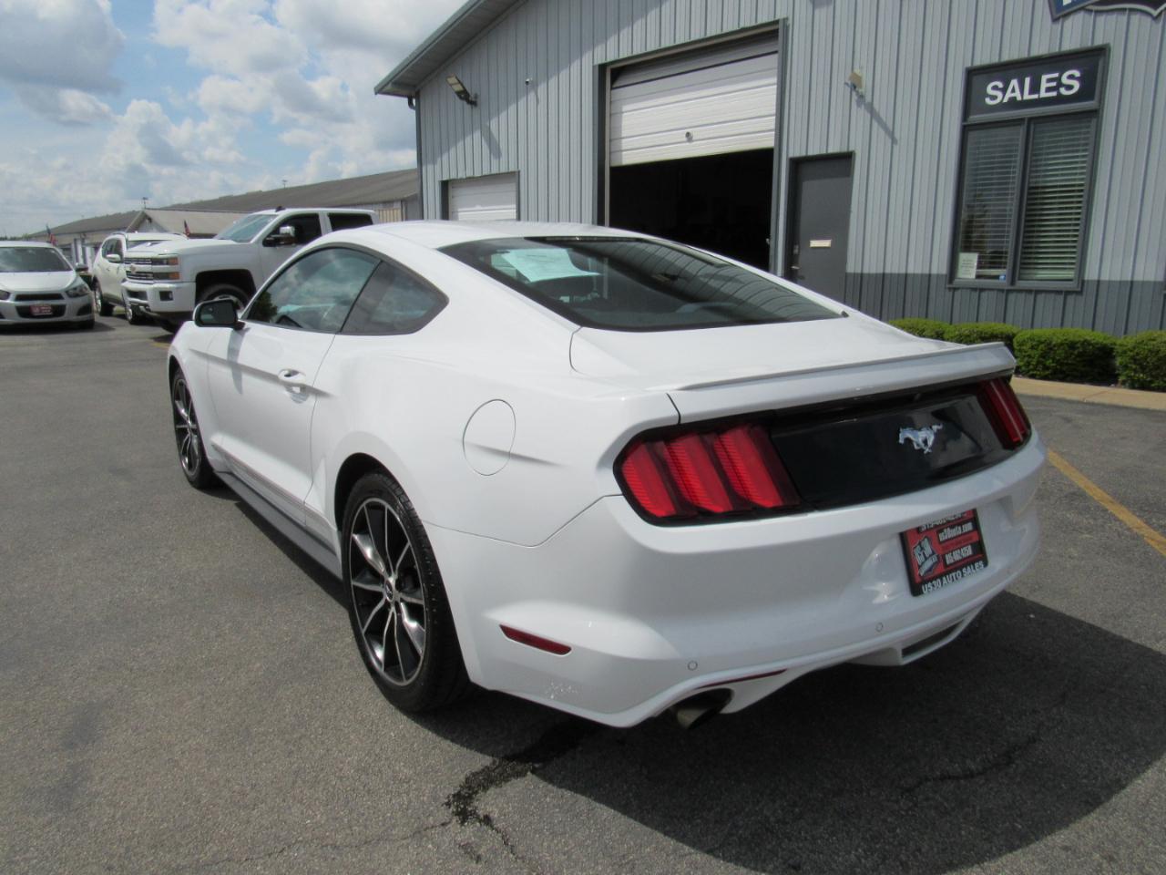 Ford Mustang 2dr Fastback EcoBoost 2016