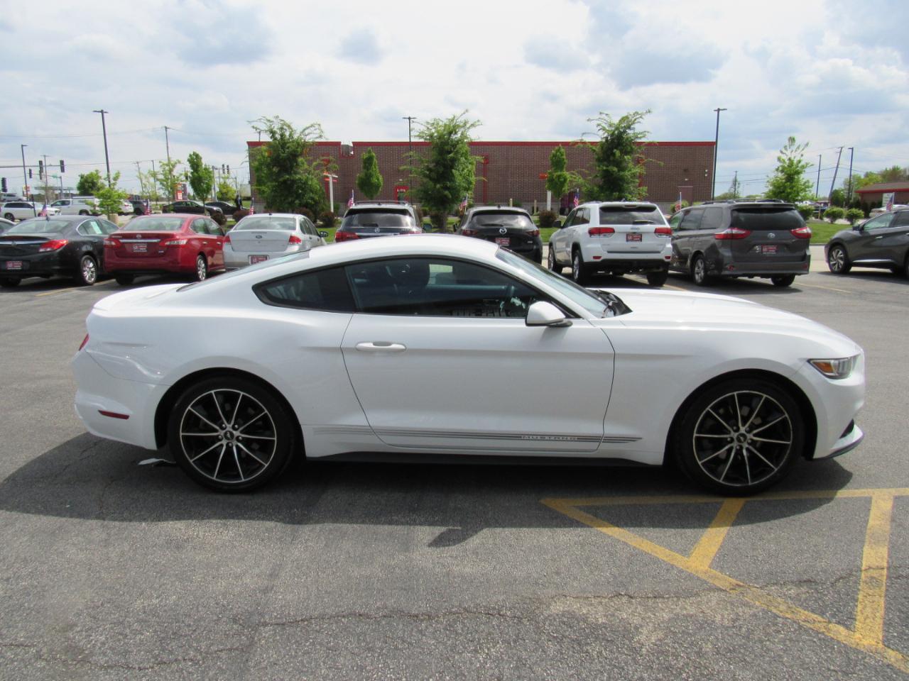 Ford Mustang 2dr Fastback EcoBoost 2016