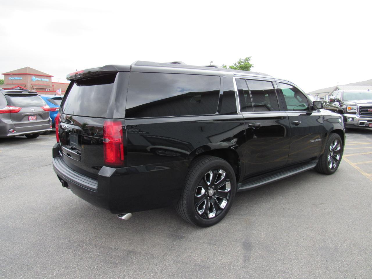 Chevrolet Suburban 4WD 4dr 1500 LS 2016