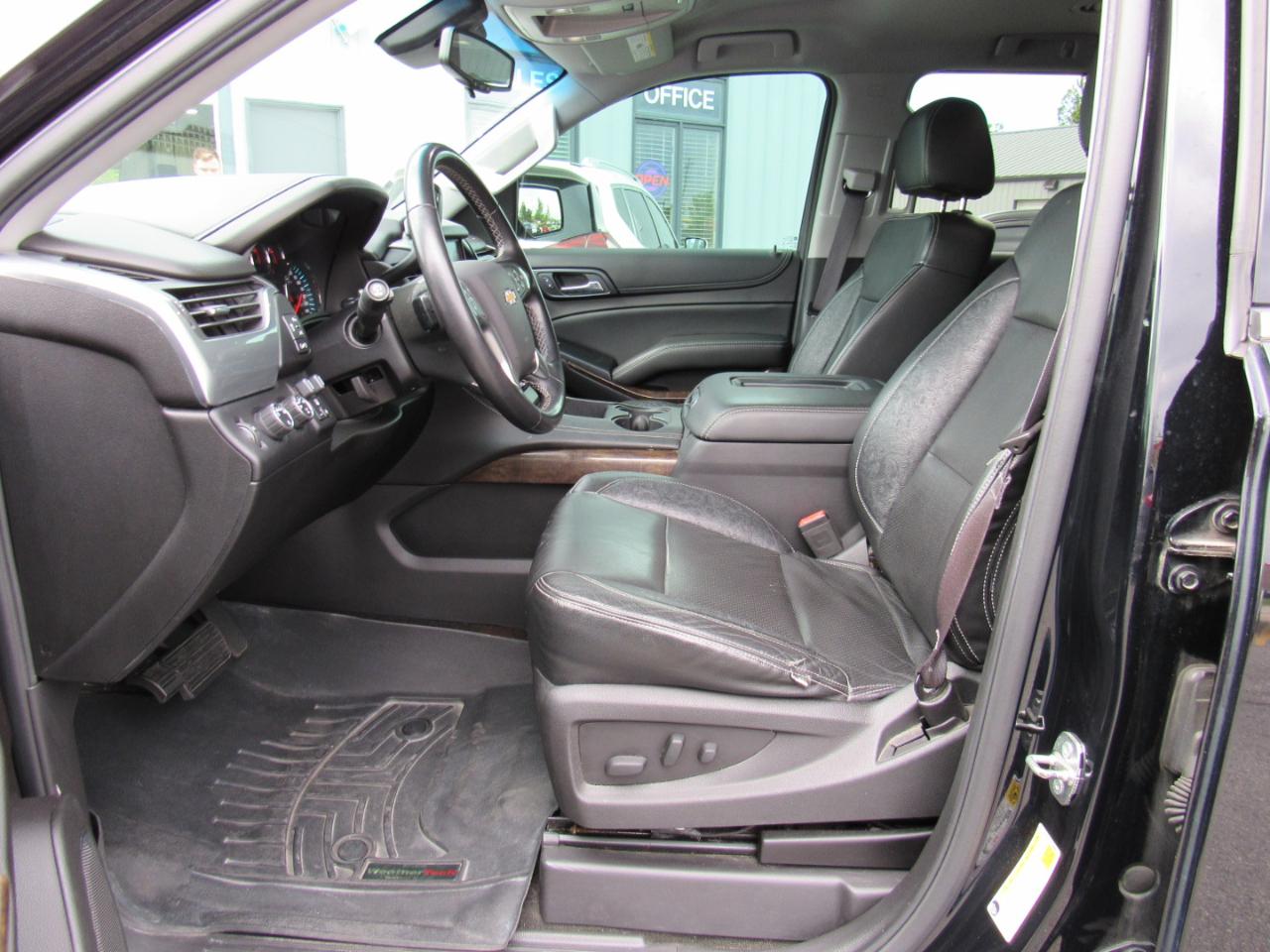 Chevrolet Suburban 4WD 4dr 1500 LS 2016