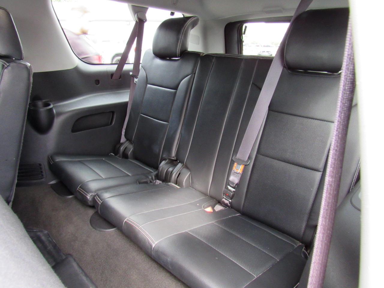 Chevrolet Suburban 4WD 4dr 1500 LS 2016