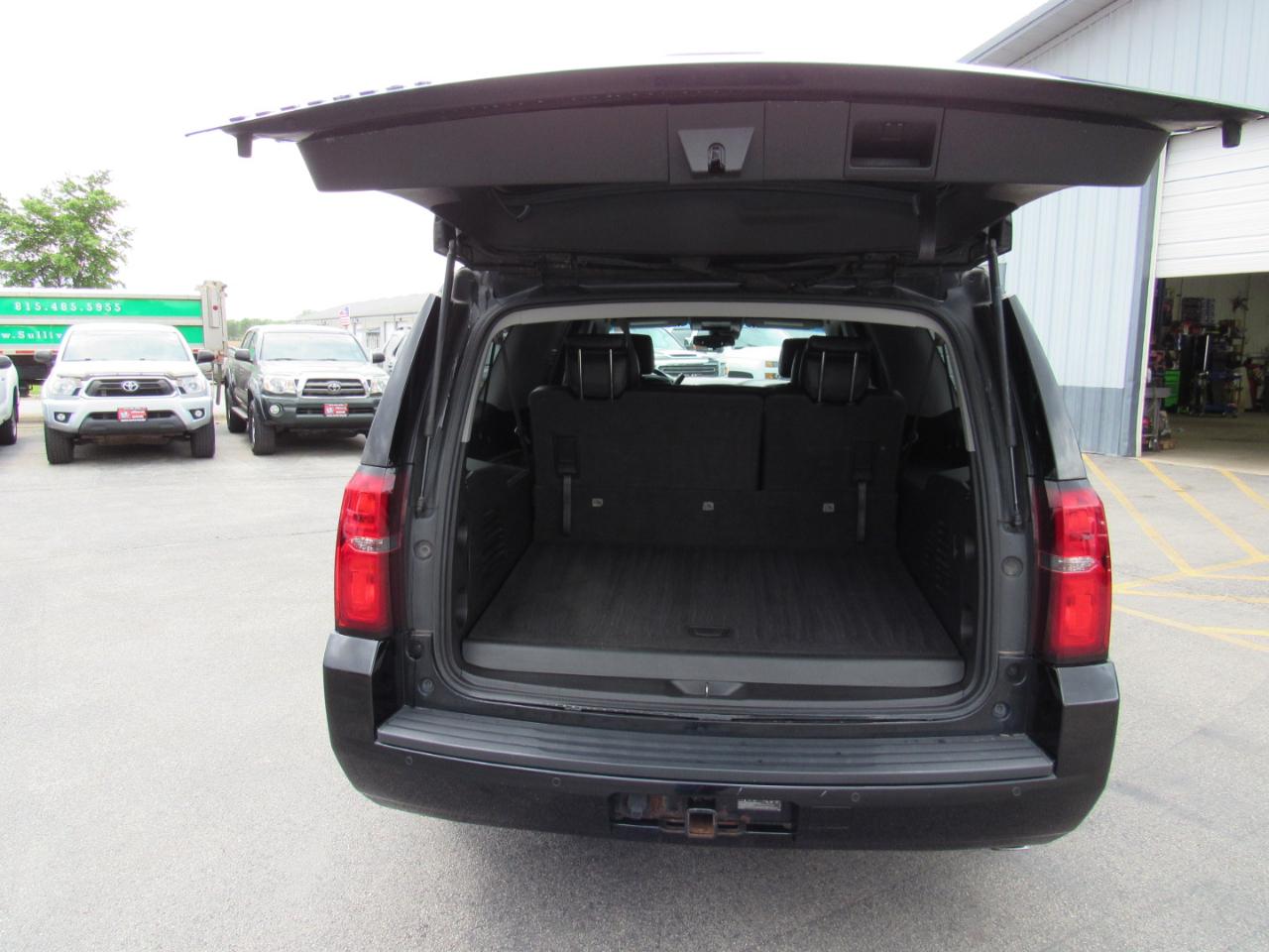 Chevrolet Suburban 4WD 4dr 1500 LS 2016