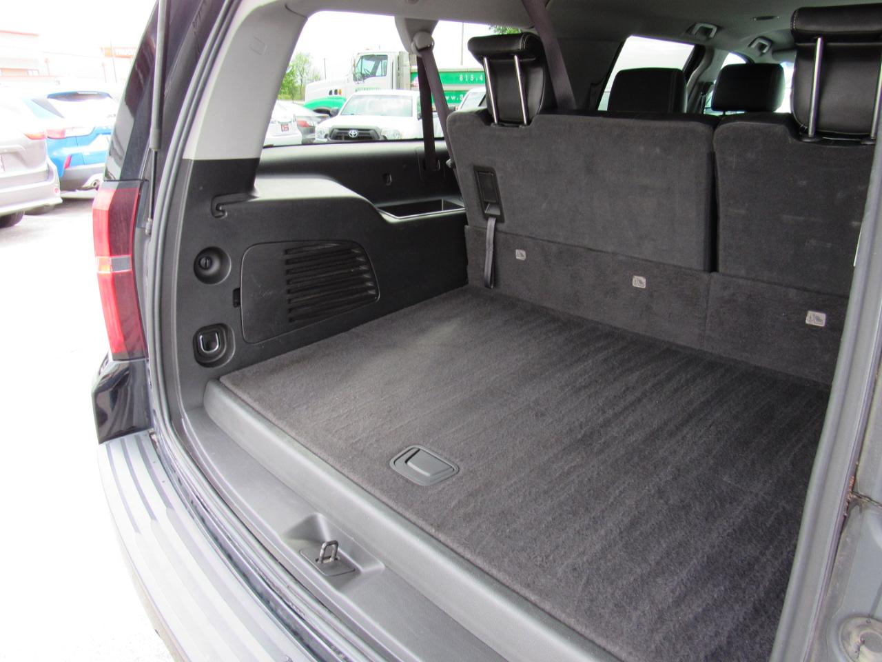 Chevrolet Suburban 4WD 4dr 1500 LS 2016