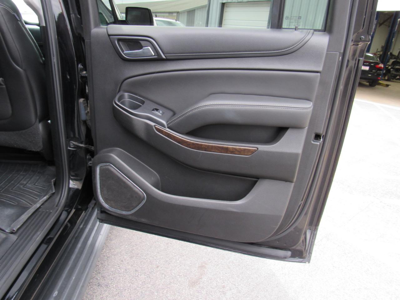 Chevrolet Suburban 4WD 4dr 1500 LS 2016