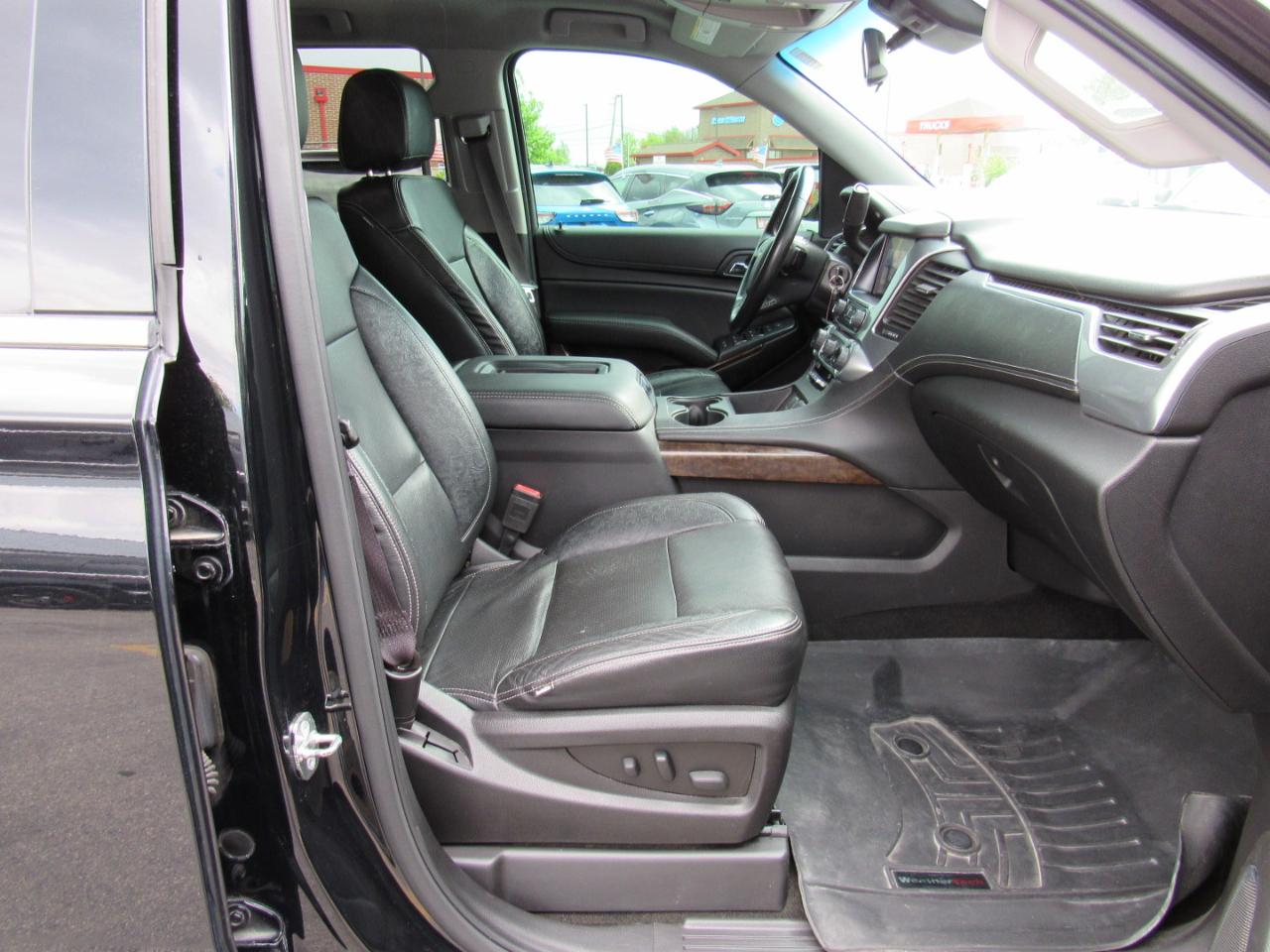 Chevrolet Suburban 4WD 4dr 1500 LS 2016