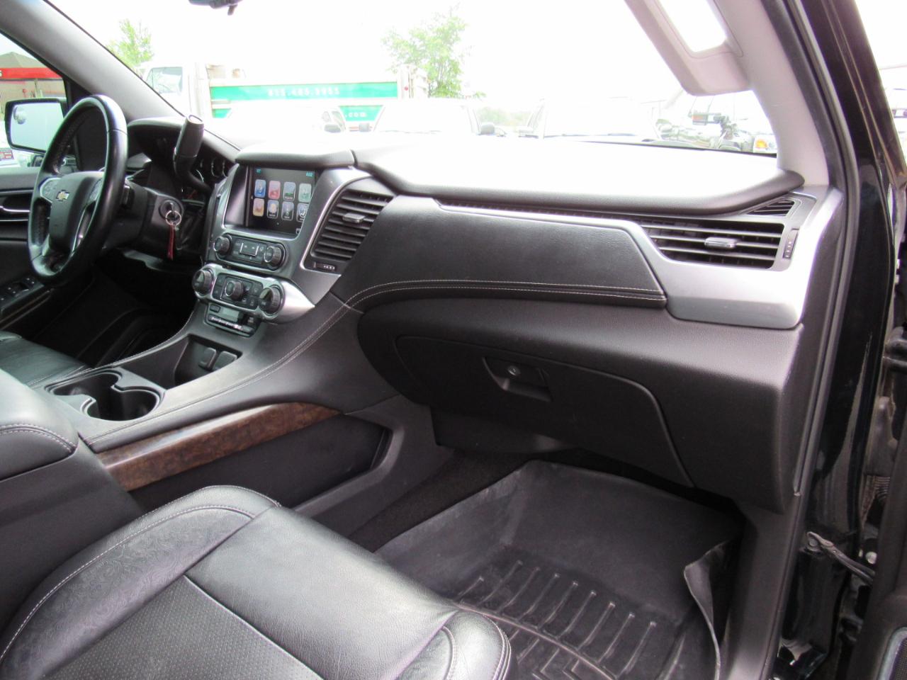 Chevrolet Suburban 4WD 4dr 1500 LS 2016