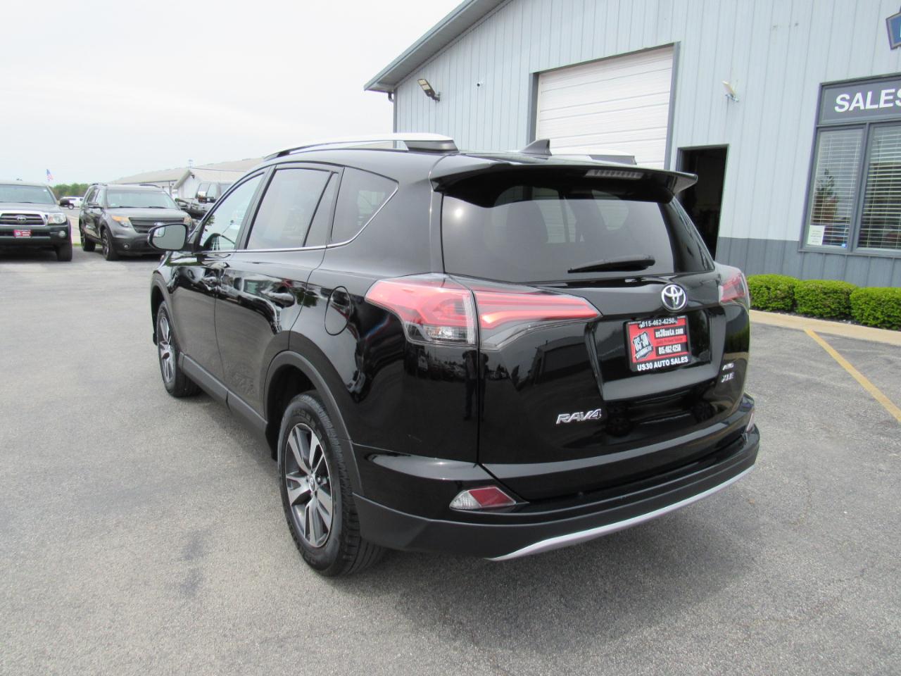 Toyota RAV4 AWD 4dr XLE (Natl) 2016